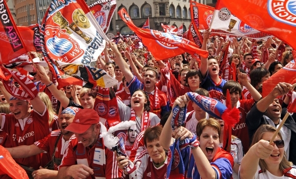 Bayern a sărbătorit câştigarea titlului alături de 130.000 de suporteri (Imagine: Mediafax Foto/AFP)