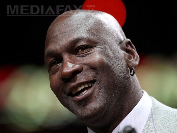 Michael Jordan Ria Suma URIAŞĂ donată de Michael Jordan pentru victimele uraganului Dorian