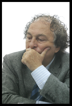 Producătorul de televiziune român Valeriu Lazarov a murit marţi dimineaţă