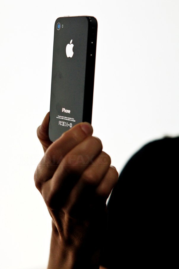 Apple a lansat cel de-al patrulea iPhone (Imagine: Mediafax Foto/AFP)