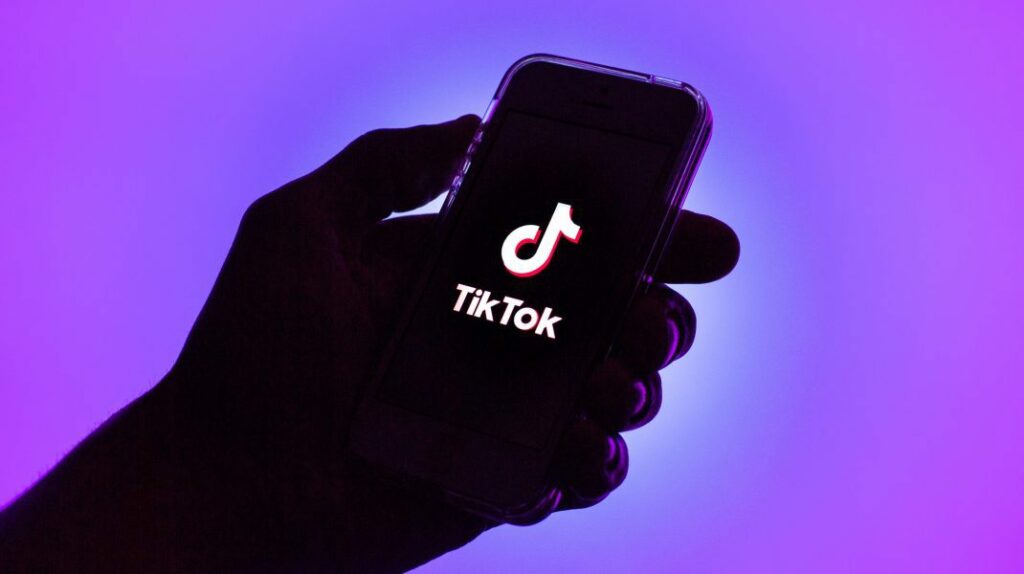 TikTok amendat cu 530 milioane de euro în Irlanda pentru transferuri ilegale de date în China