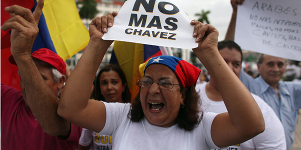 Manifestaţii de amploare împotriva lui Hugo Chavez