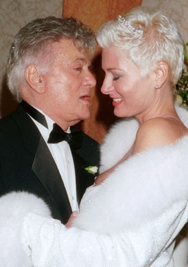 Tony Curtis şi Jill Vandenberg Curtis