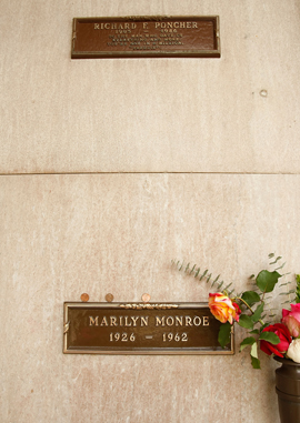 Cripta în care este înmormântată actriţa Marilyn Monroe