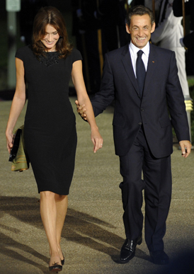 Carla Bruni merge la psiholog 