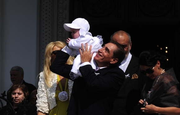 Petre Roman şi-a botezat fiul (Imagine: Bogdan Maran/Mediafax Foto)