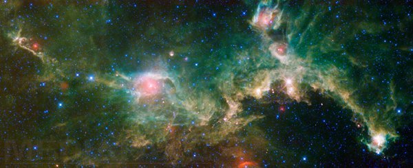 Nebuloasa IC 2177 din zona de frontieră dintre Constelaţia Monoceros şi Canis Major